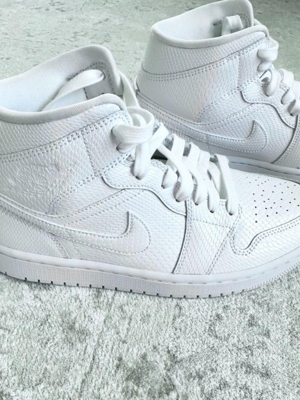 Nike Air Jordan Mid white snakeskin sneakers––Women's 7.5, like new